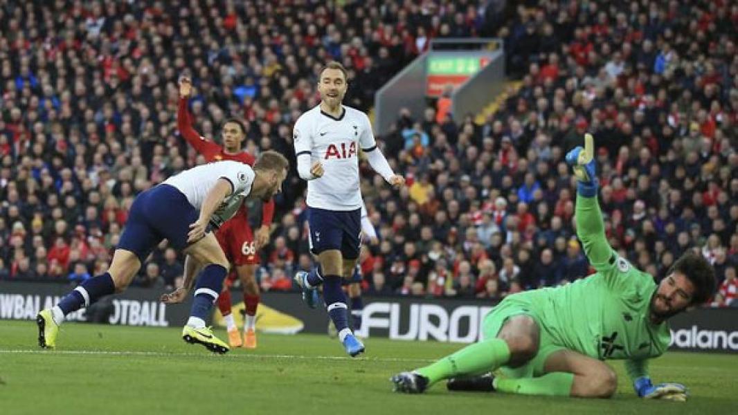 Lawan Tottenham, Peluang Liverpool Terjungkal di Musim Ini