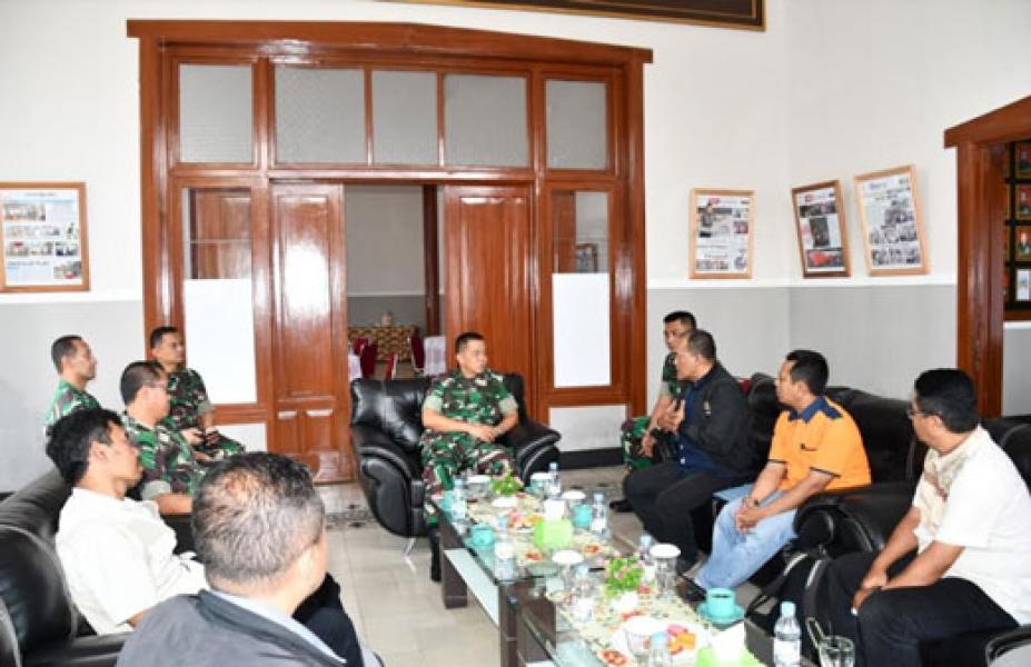 PWI dan Korem Baladhika Jaya Komitmen Tangkal Hoaks