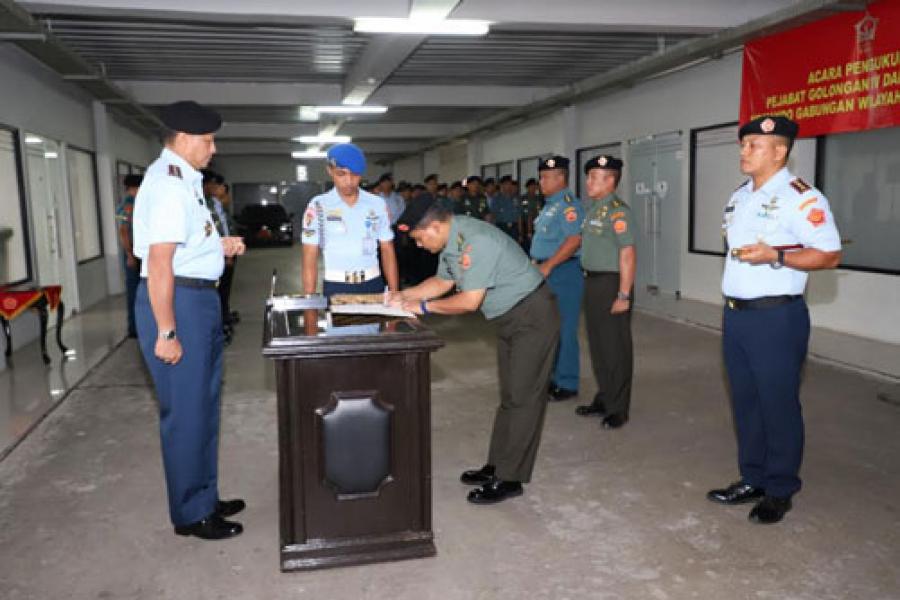 Pangkogabwilhan II Kukuhkan 45 Pamen TNI di Jajaran Kogabwilhan II