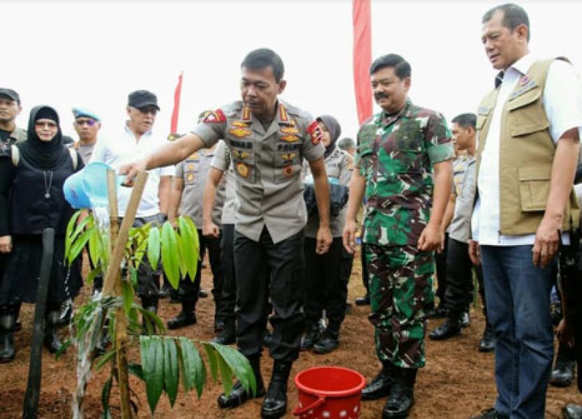 Panglima TNI Peringati Hari Gerakan Sejuta Pohon Dunia