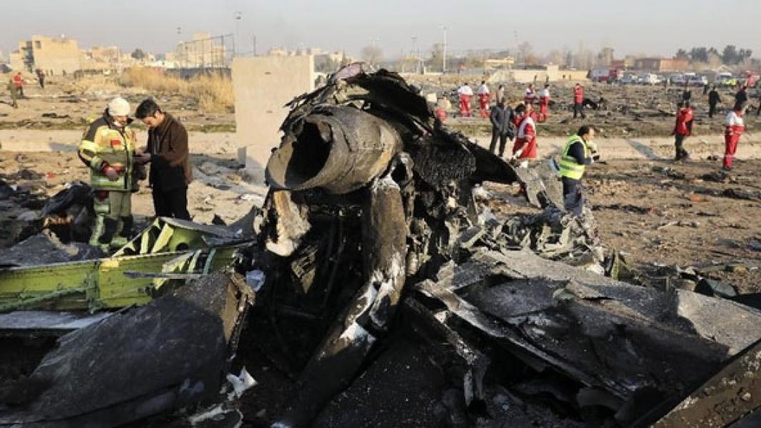Pengamat Sebut AS & Israel di Balik Salah Tembak Rudal Iran?