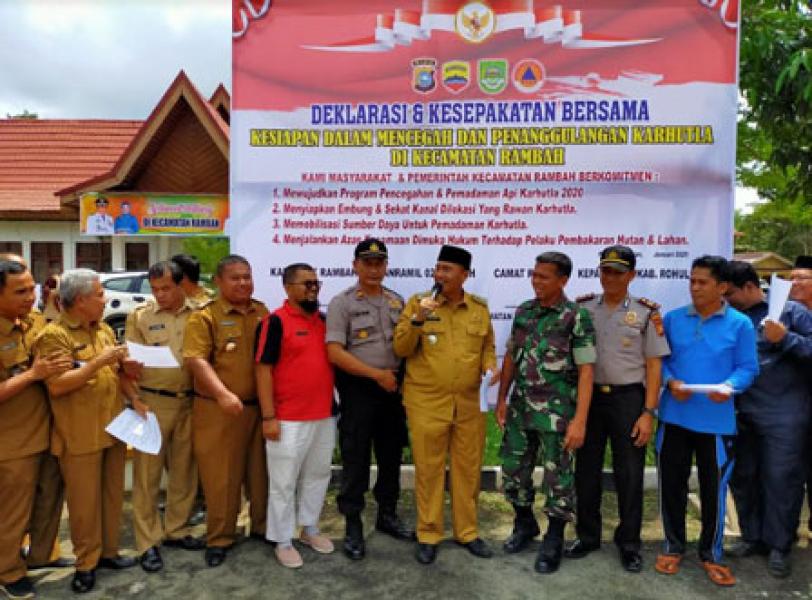 Polsek dan Koramil 02 Rambah Serta Unsur Pemerintahan Kecamatan Deklarasi Pencegahan dan Penanggulangan Karlahut