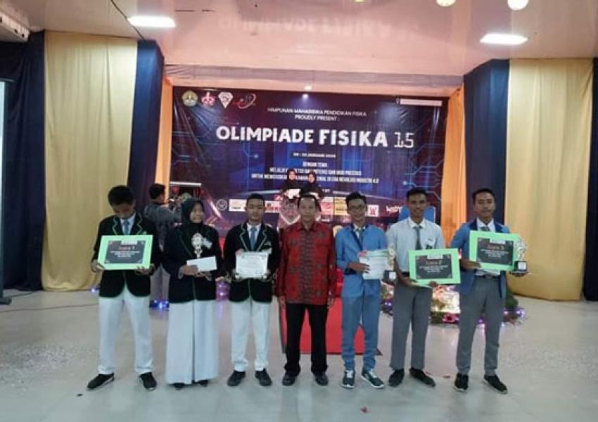 SMAN 1 Kepenuhan Raih Juara di Lomba Karya Tulis Ilmiah Tingkat SMA Se Sumatera