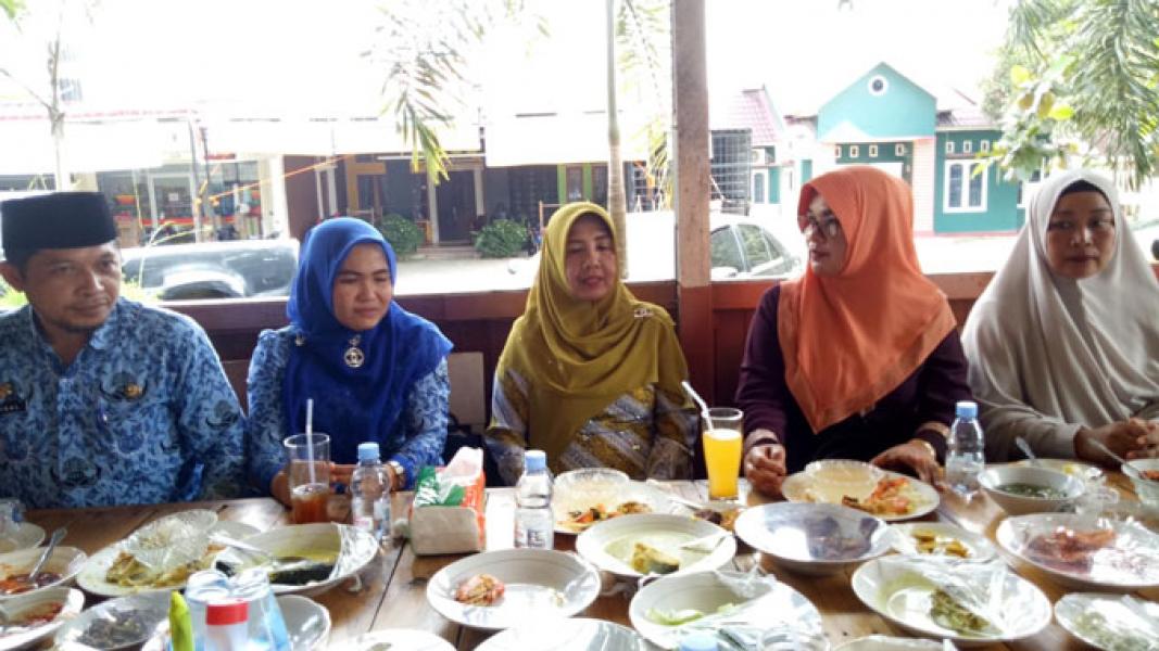 Tiga Anak Bupati Maju di Pilkada Pelalawan, Siapa Pilihan Hj Ratna Mainar Harris?? 