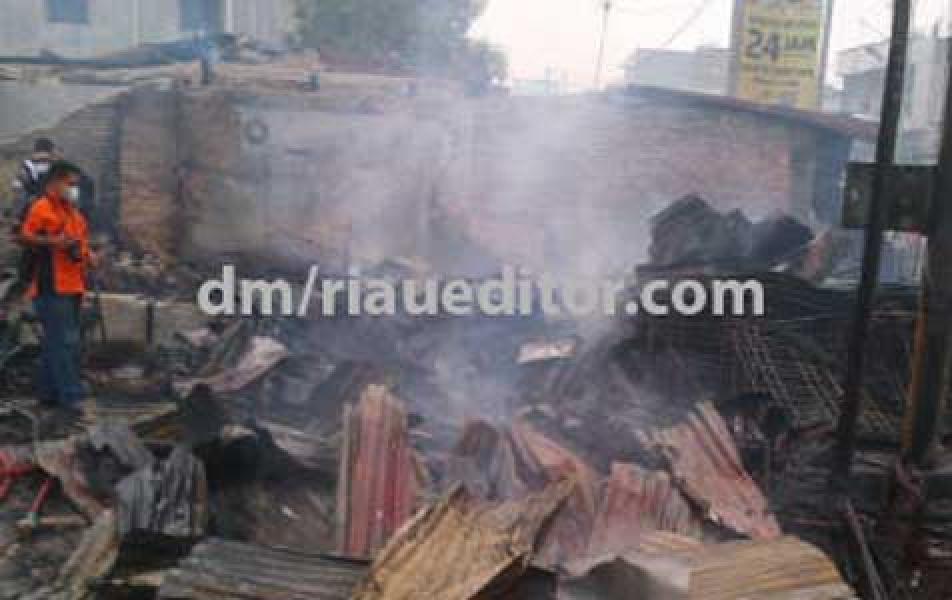 9 Kedai Kayu Terbakar, 7 Orang Tewas