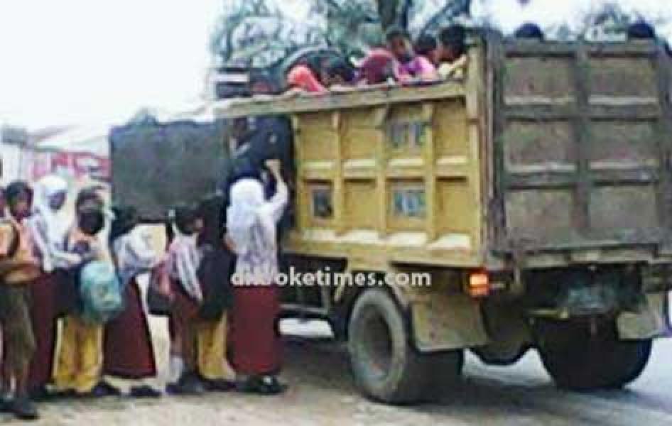 Anak-anak Karyawan PT IIS Menantang Maut ke Sekolah