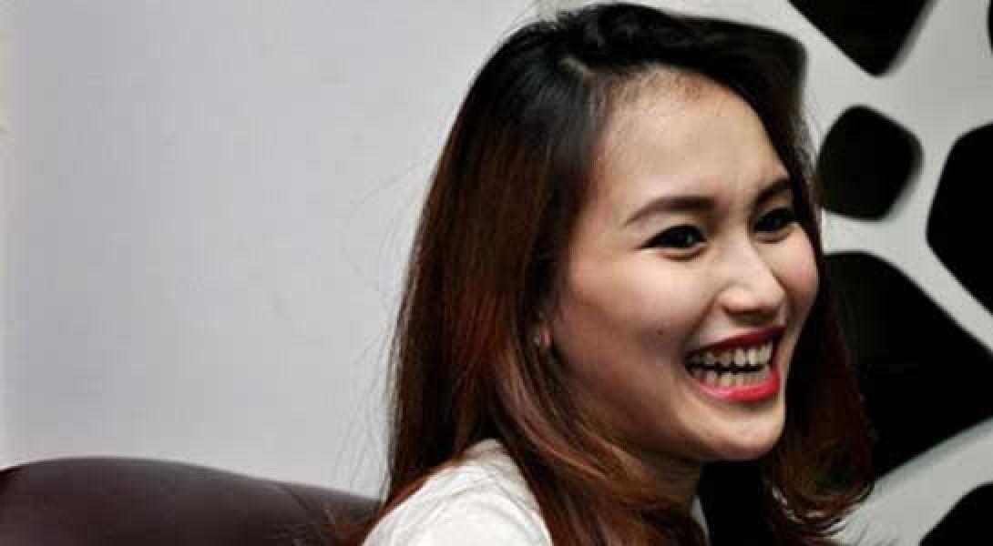 Ayu Ting Ting, Orang Kaya Baru Wajib Sekolah Manner