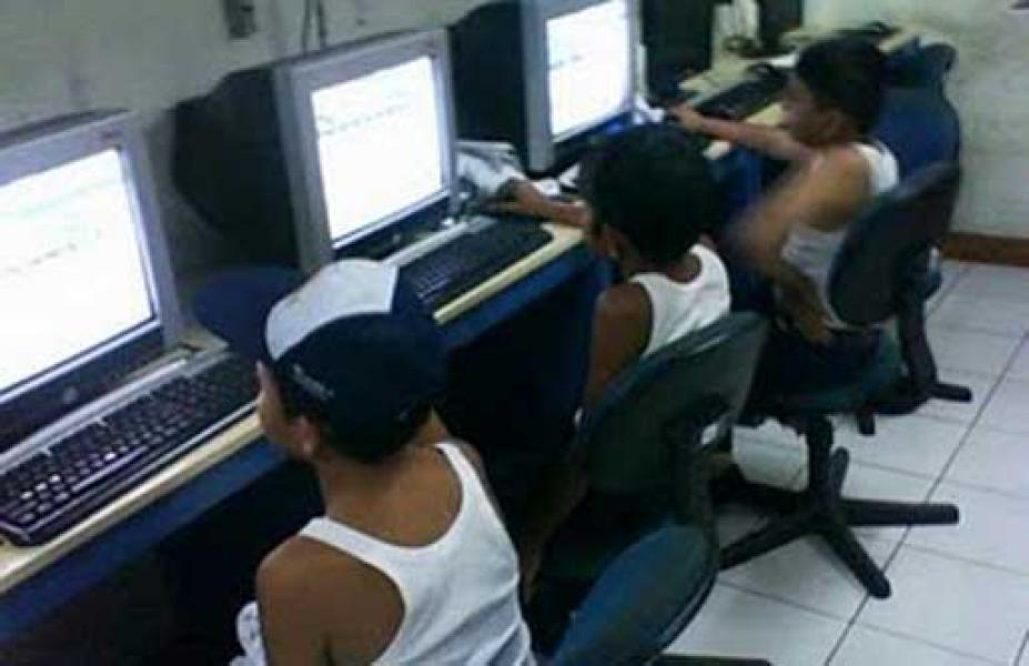 Bupati Desak Satpol PP Tertibkan Warnet