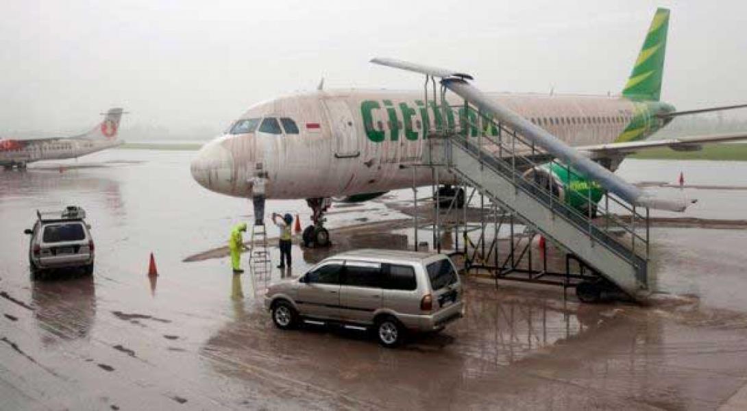 Gunung Kelud Meletus, 7 Bandara Ditutup