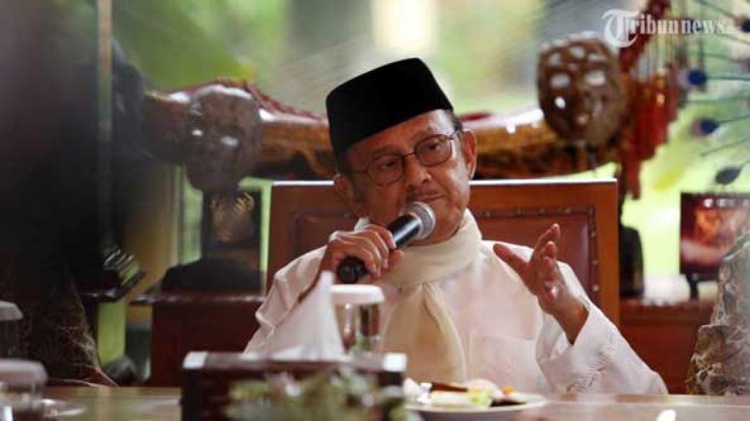 Habibie: Pilih Presiden Perhatikan Suku dan Agama