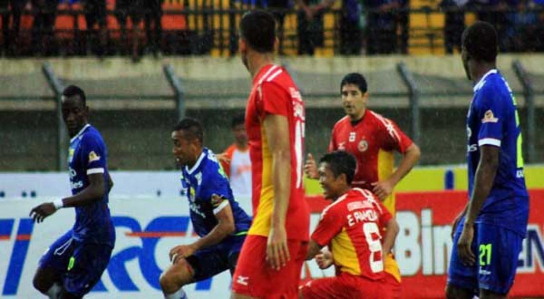 Kabau Sirah Paksa Persib Telan Aib Perdana