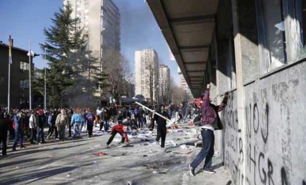 Kerusuhan Besar Hantam Bosnia