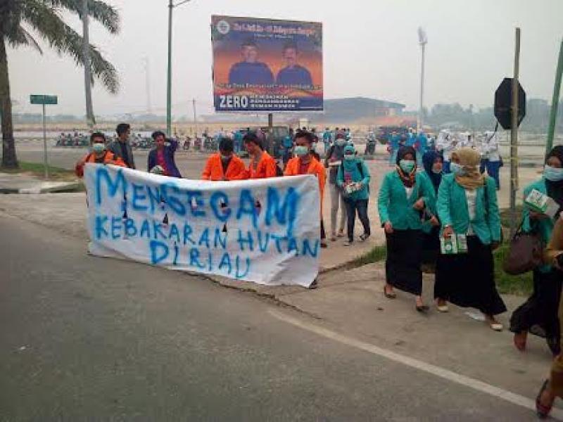 Mahasiswa Bagikan 5000 Masker di Kampar