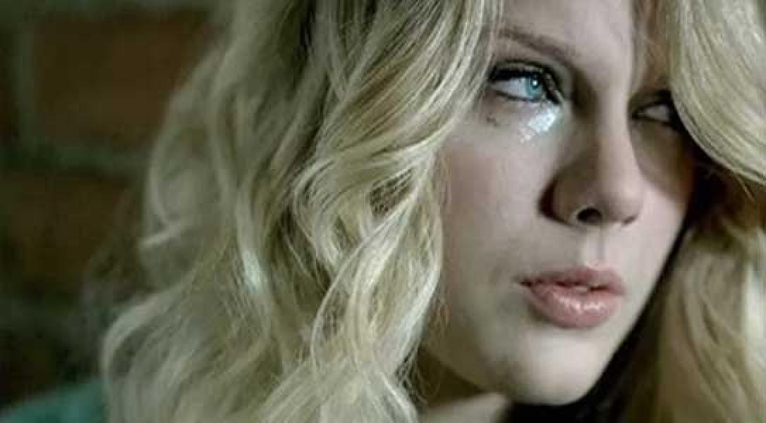 Taylor Swift Nangis Keperawanannya Direnggut Jake Gyllenhaal