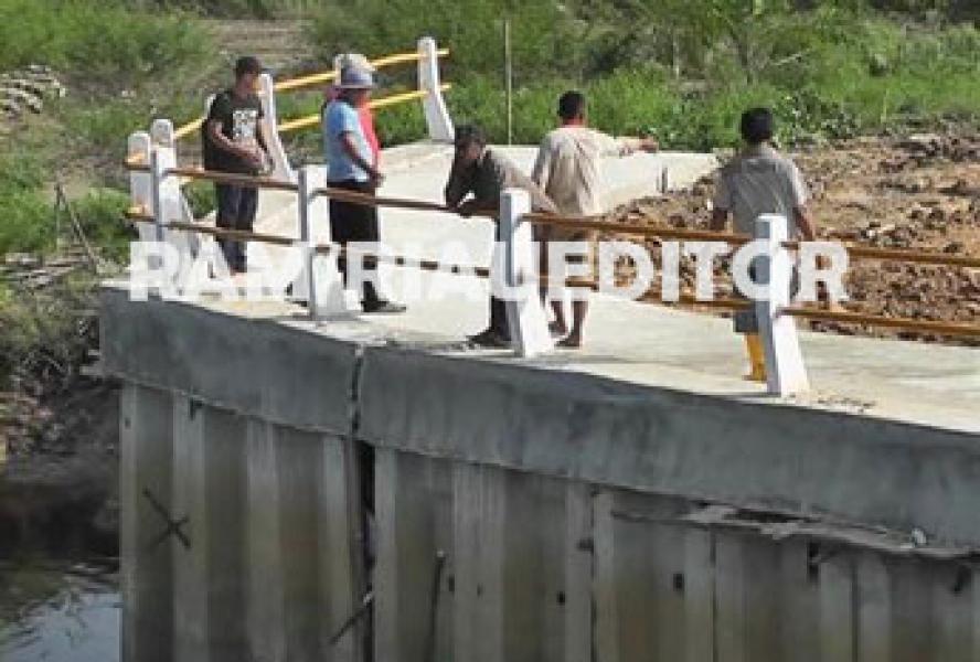 Baru Selesai Dibangun Konstruksi Turap Retak dan Patah