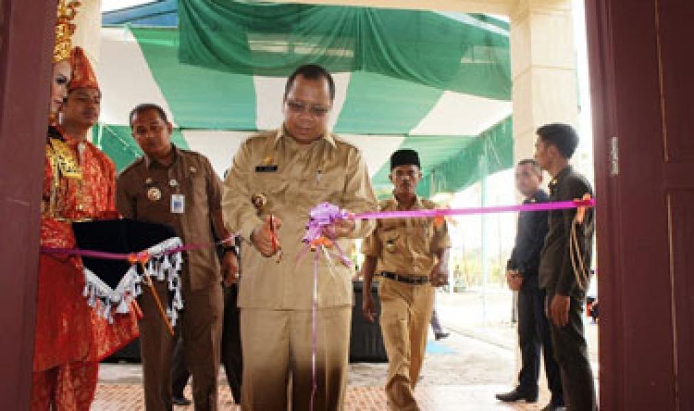 Bupati Resmikan 2 Kantor Desa dan Penegerian SMAN 2 Tebing Tinggi Barat