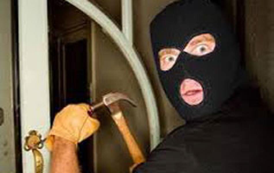 Counter Ponsel Digasak Maling, Pemilik Rugi Rp 10 Juta