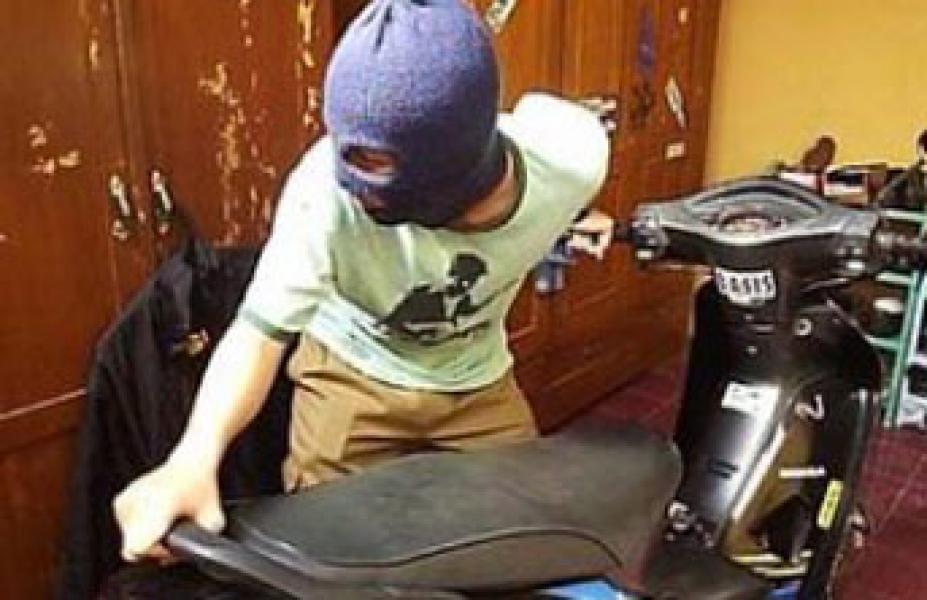 Ditinggal Apel Sebentar, Sepeda Motor di Dalam Rumah Raib