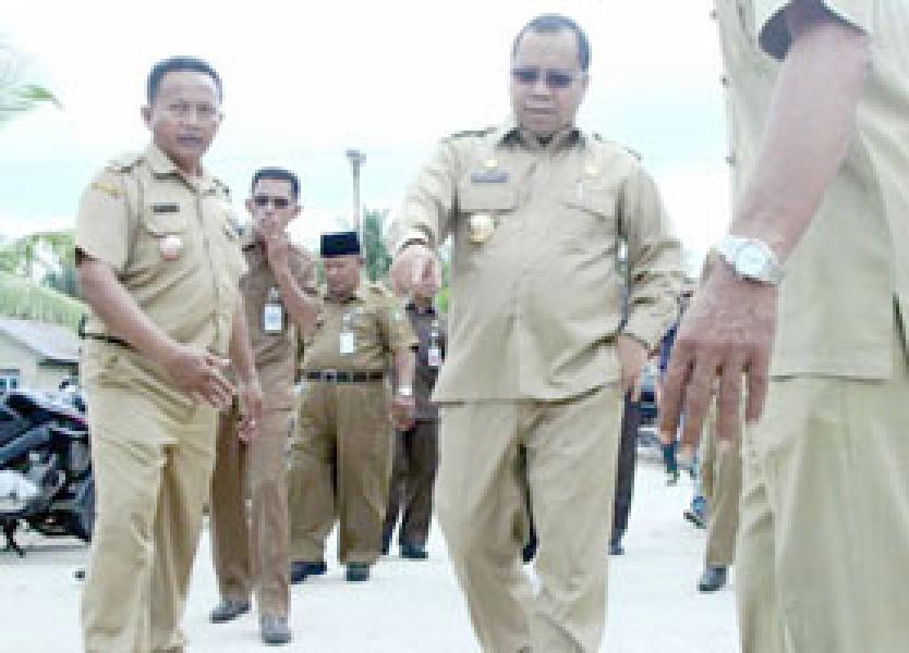 Irwan Minta Proyek Aspirasi Semenisasi SMAN 2 Maini Diproses Hukum