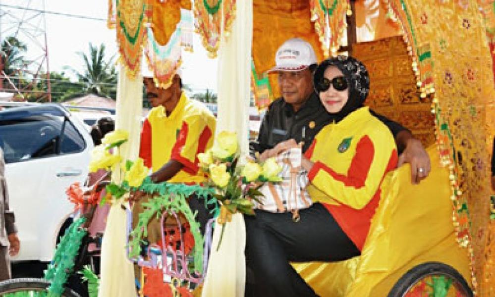 Keharmonisan Bupati Suyatno dan Istri Layaknya Romeo dan Juliet