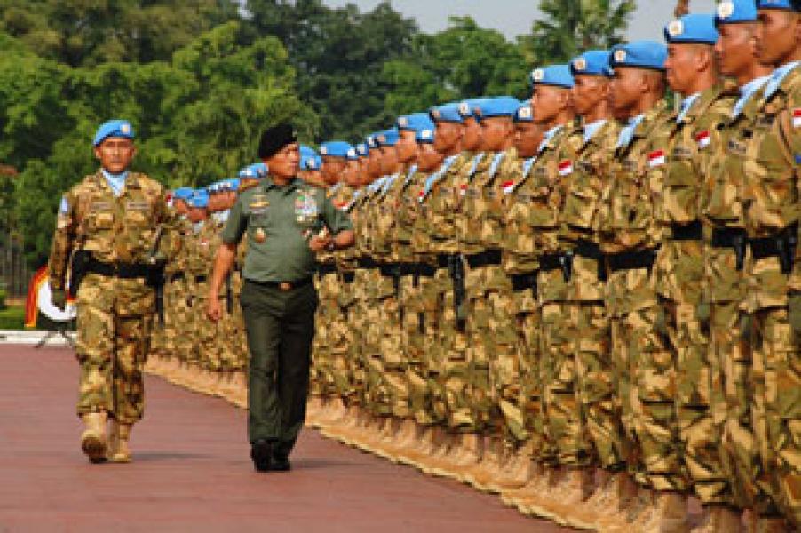 Panglima TNI Berangkatkan 800 Prajurit TNI Ke Darfur