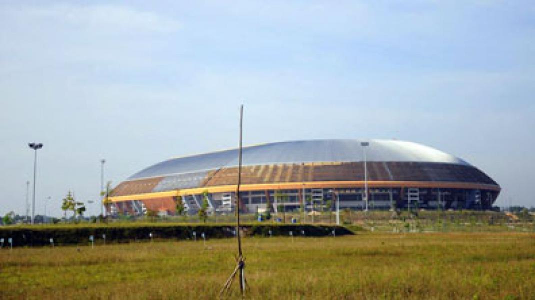 Pasca PON 2012 Stadion Utama Riau Seperti Bangunan Tak Bertuan