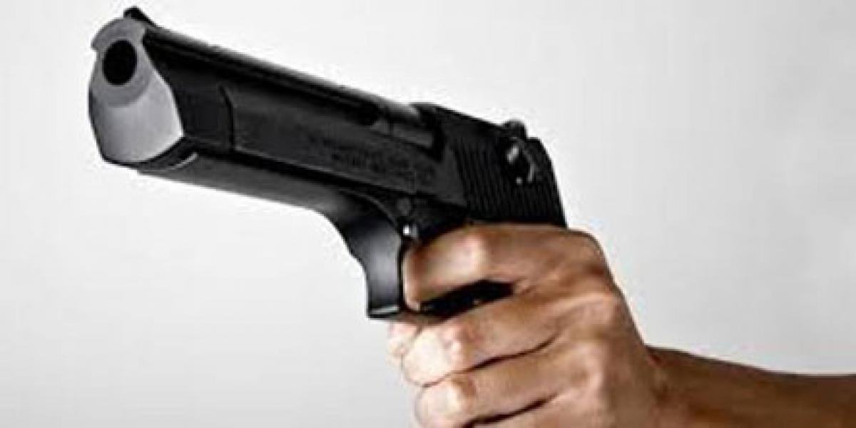 Perwira Polri Dipukuli karena Todongkan Pistol