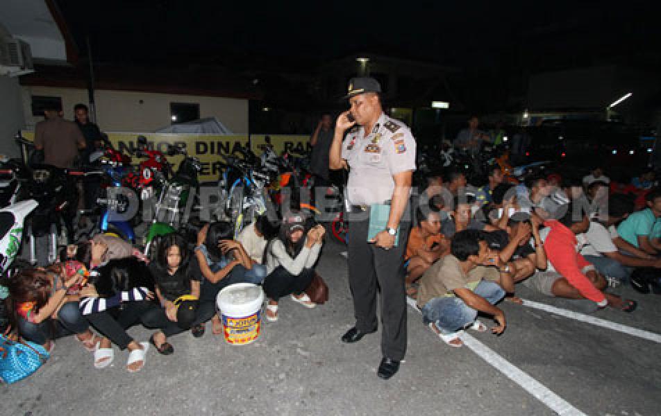 Polisi Amankan Belasan Pasangan 