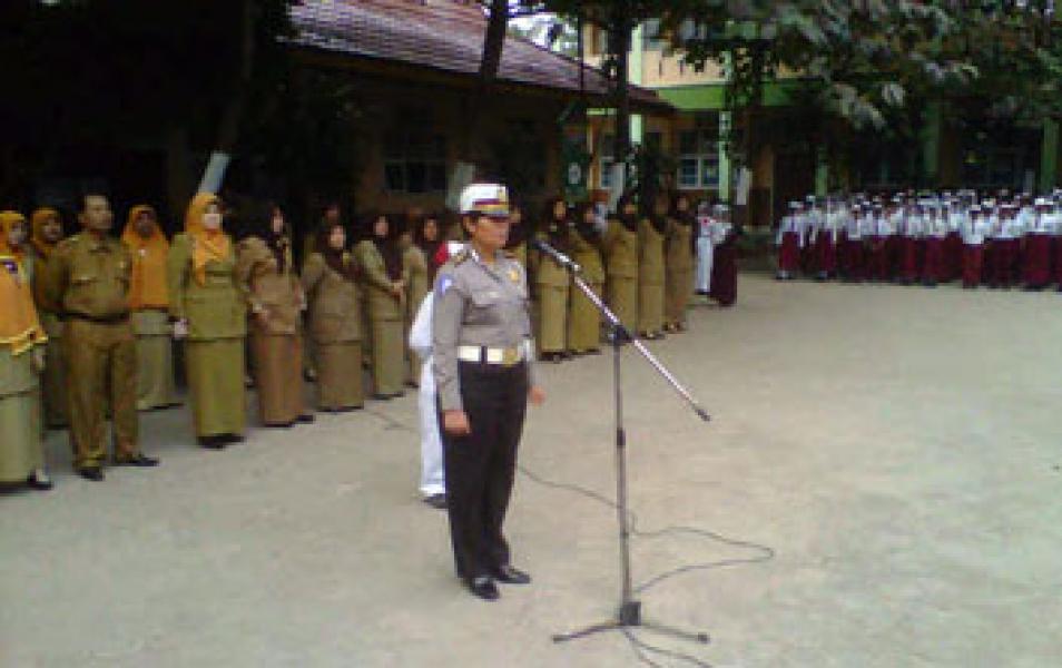 Sat Lantas Polresta Pekanbaru Police Goes To School
