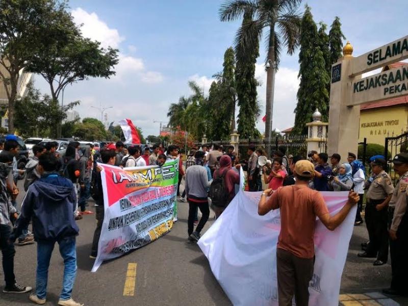 AMMPER Tuntut Penegak Hukum Periksa PLT Gubri dan Keluarga Rahman atas Monopoli Proyek di Riau