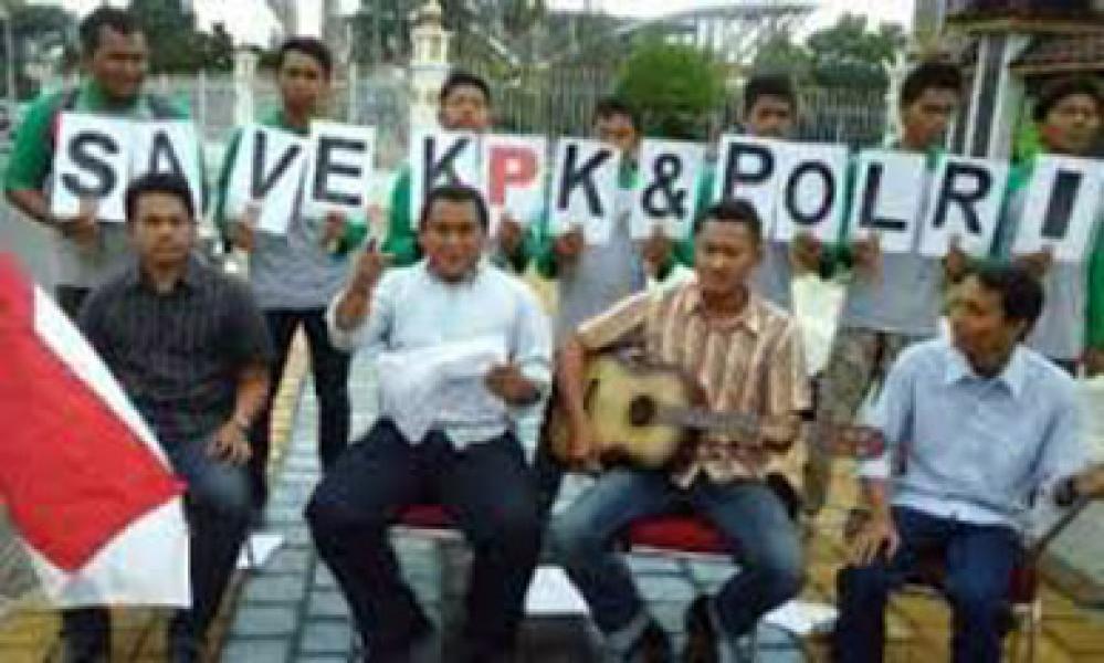 BEM Unri Demo Save KPK di DPRD Riau, Hanya Disambut Suhardiman Amby