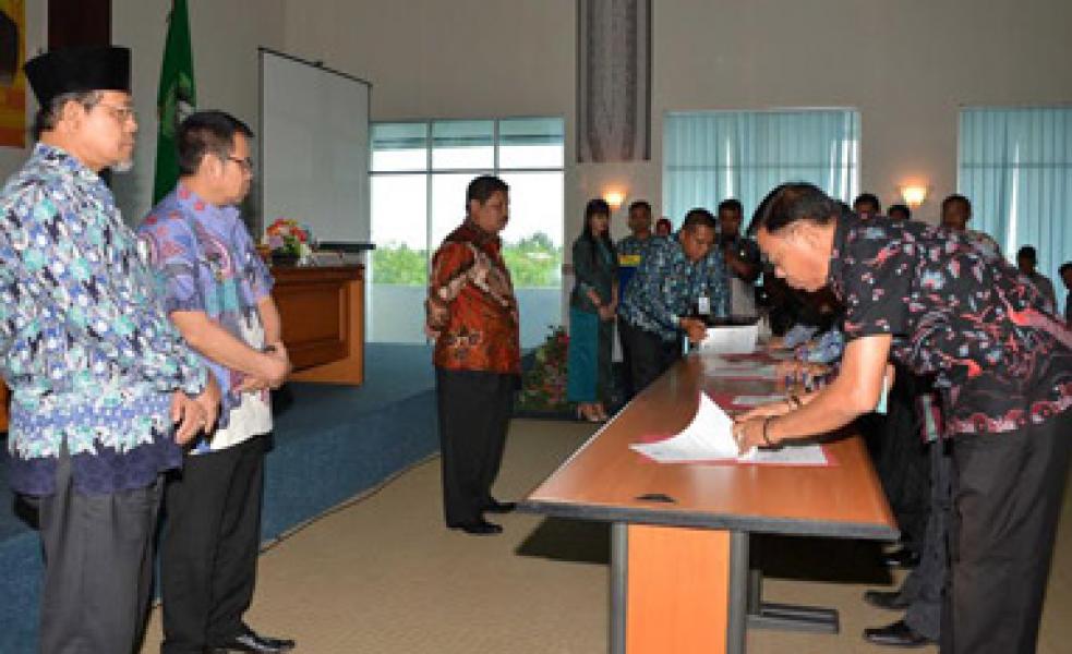 Serahkan DPA, Bupati Bengkalis Instruksikan Tidak Menunda-nunda Kerja