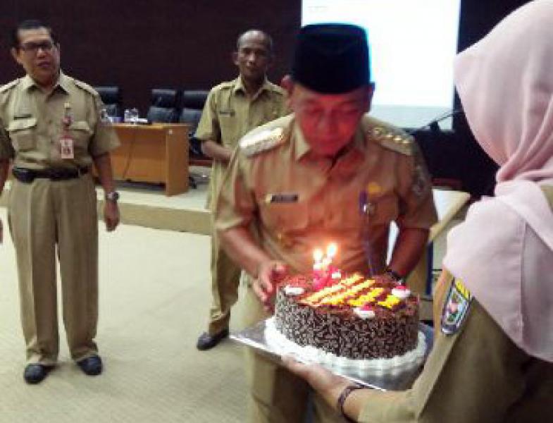 Bupati Harris Dapat Kejutan Ultah Ke - 66 