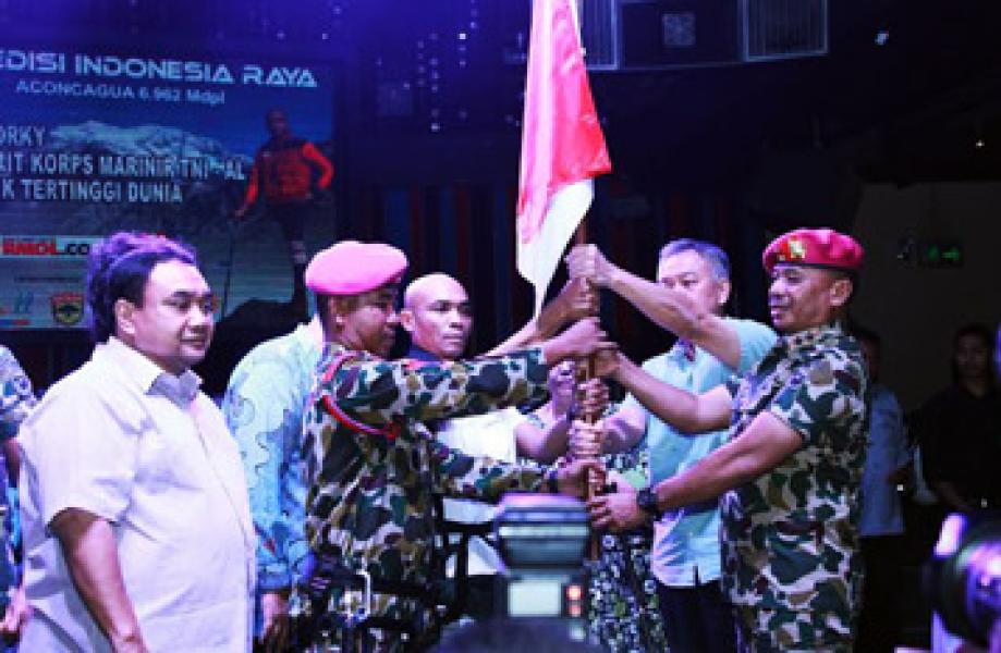 Dankormar Berangkatkan Tim Ekspedisi Indonesia Raya ke Gunung Aconcagua Argentina