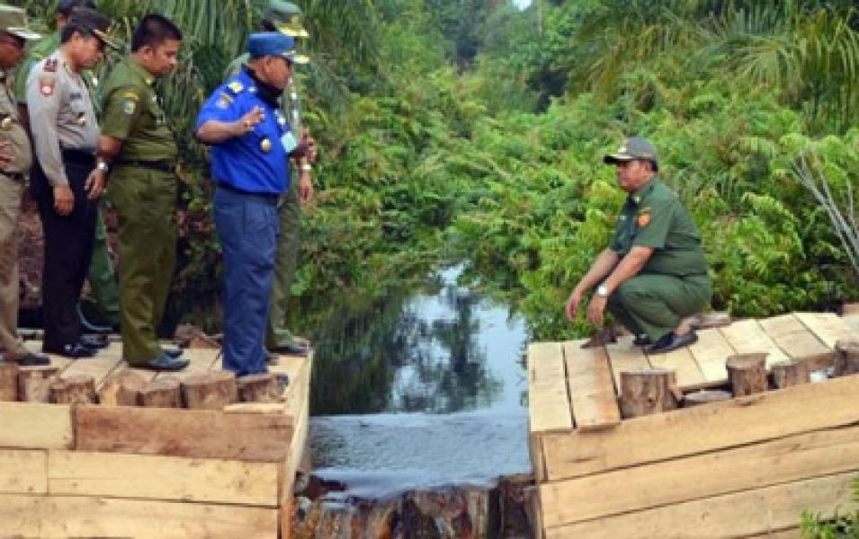 Desa Wonosari Pilot Project Pembangunan Blocking Canal Oleh Polda Riau