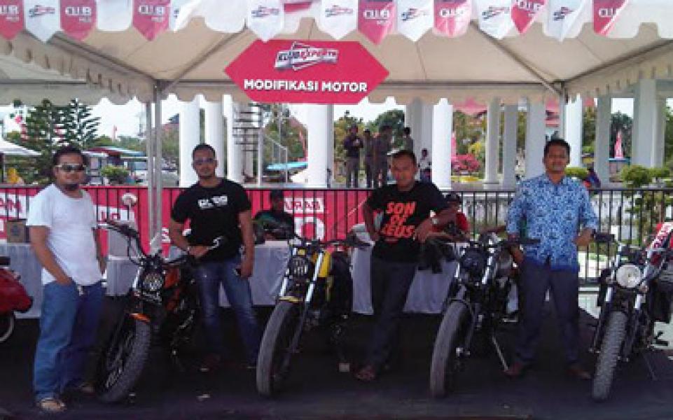 JBS Seribu Kubah Pajang Motor Modif di Konser Dmasiv