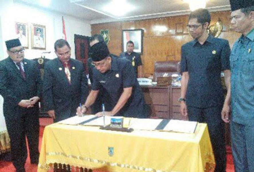 Jawaban Pemkab Tentang Pandangan Umum Fraksi Terkait Usulan 20 Ranperda Rohil