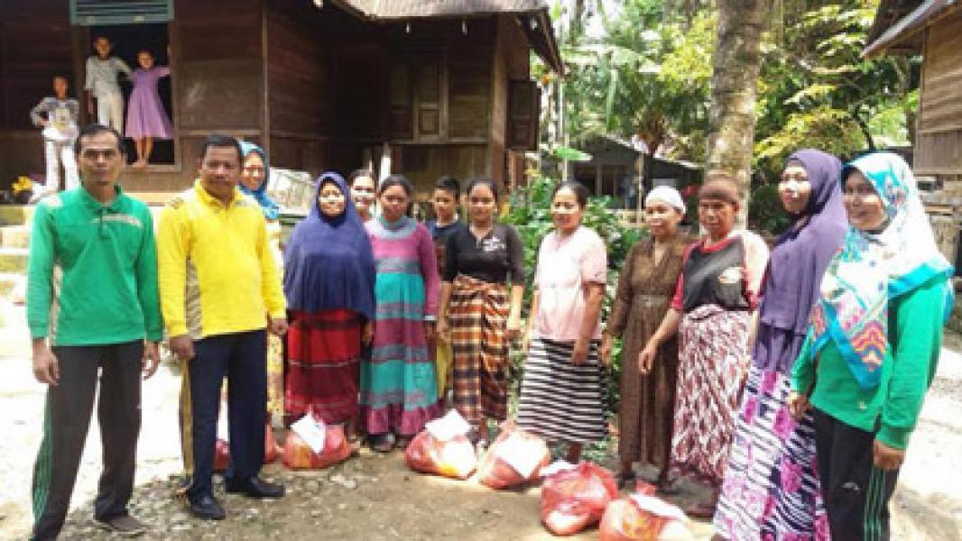 MAN 1 Bantu Warga Korban Banjir di Kampar