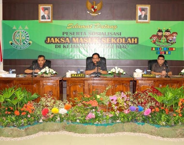 Membangun Karakter Bangsa, Kejati Riau Sosialisasi Program Jaksa Masuk Sekolah