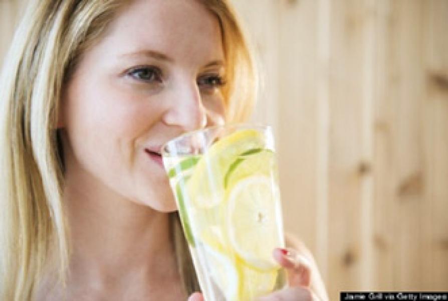 Minum 8 Gelas Air per Hari Ternyata Hanya Mitos