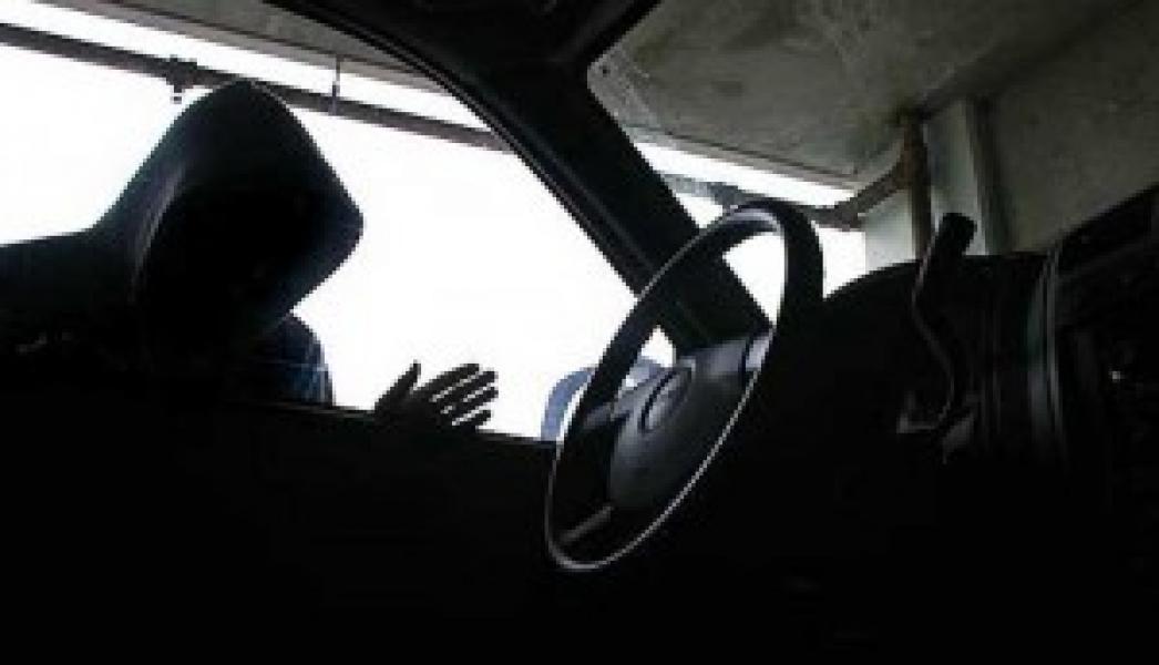 Mobil Pick Up L300 Milik Warga Marpoyan Damai Raib Dipekarangan Rumah