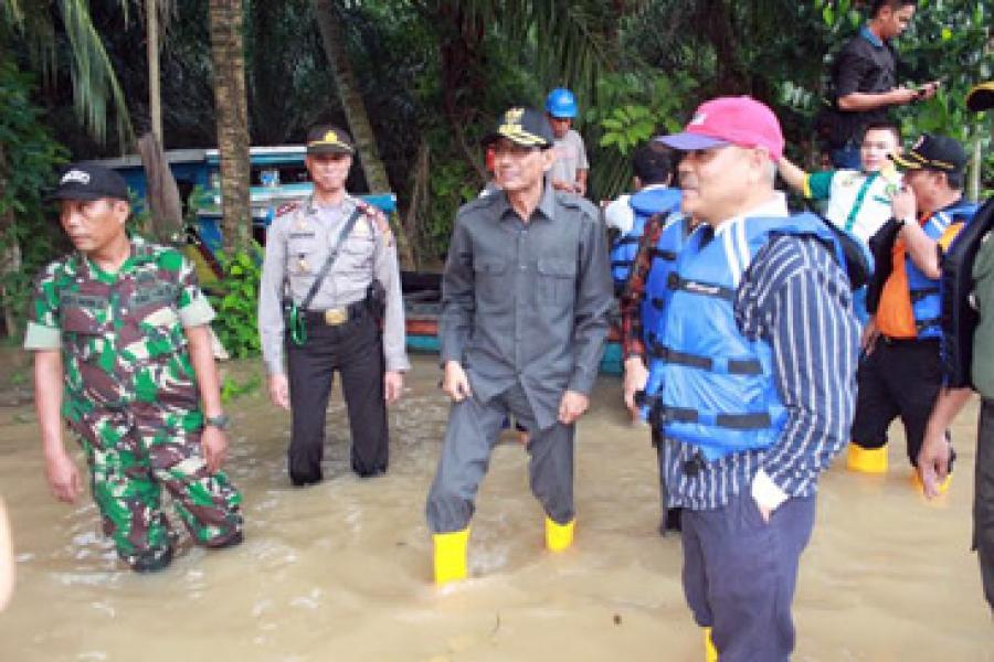 Penjabat Bupati Inhu Tinjau Korban Banjir