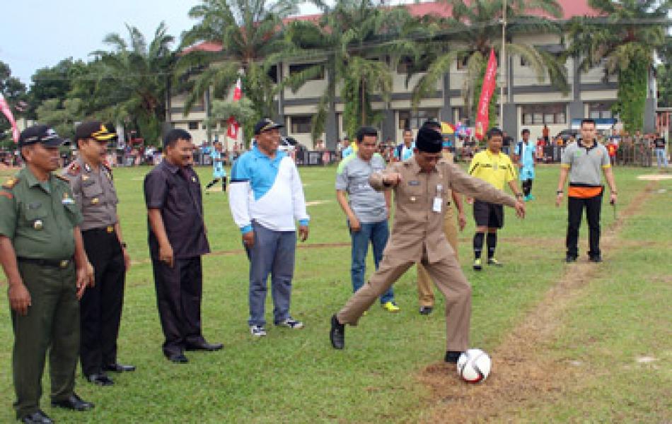 Pj Bupati Inhu Buka Bupati Cup II Karang Taruna Gading Lestari