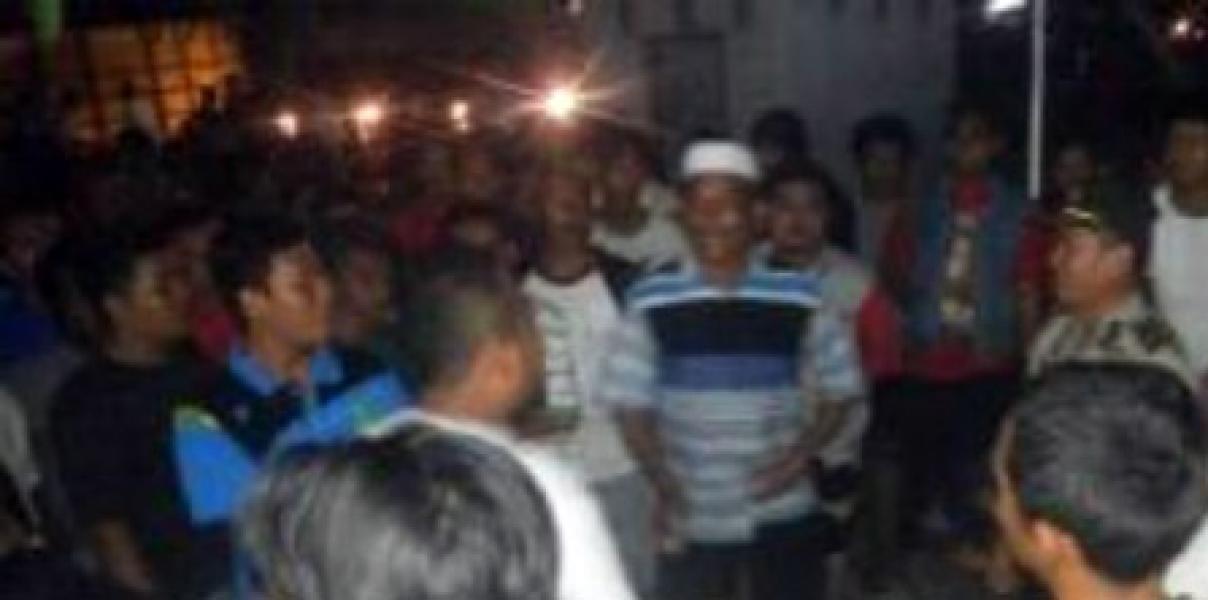 Ratusan Warga Bukit Batu Datangi Kantor PLN Sub Rayon Sungai Pakning