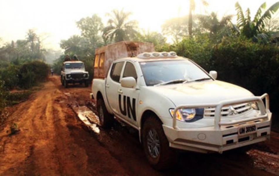 Satgas Kizi TNI Survey Jalan di Belantara Hutan Kongo