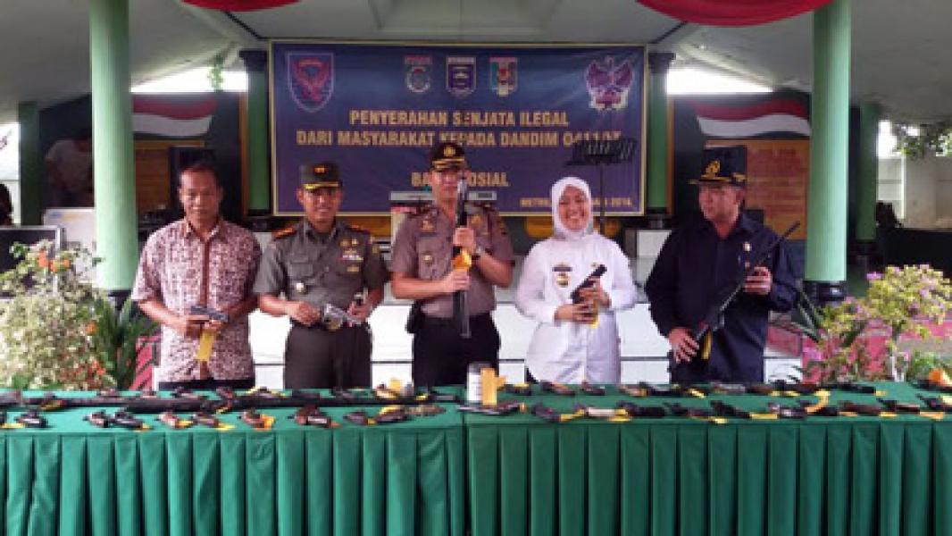 TNI terima 53 Pucuk Senjata Api Rakitan di Lampung Tengah
