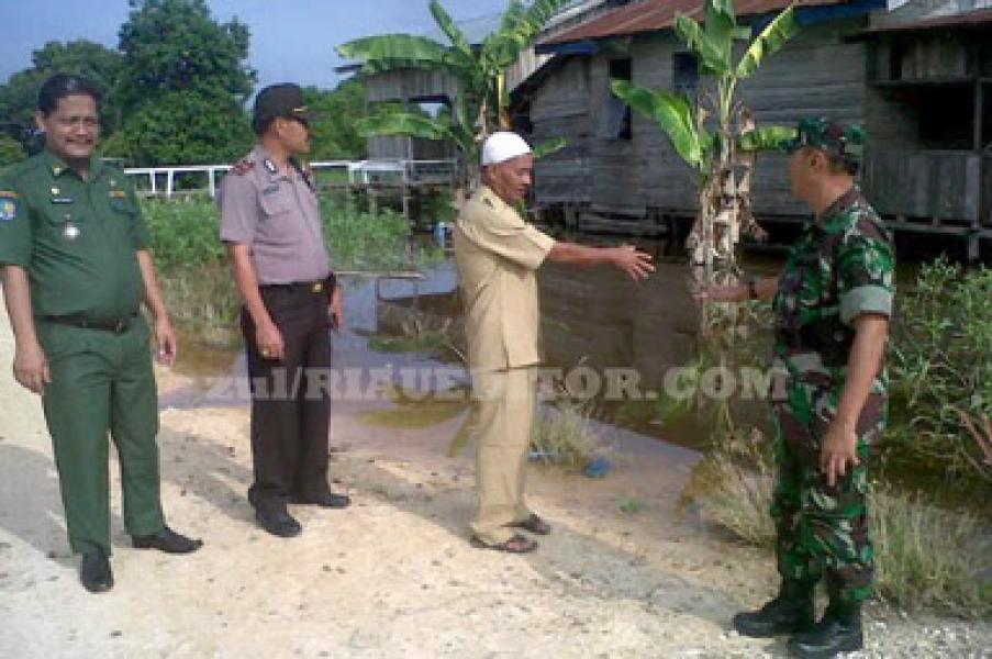 Waspada Banjir di Kecamatan Pelalawan, Air Sudah Diatas Betis