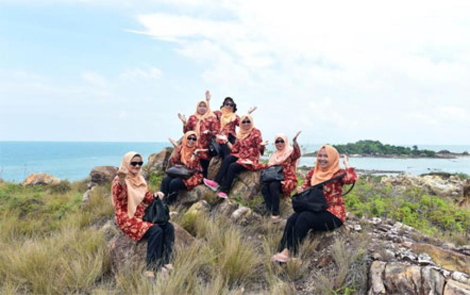 DWP Riau dan DWP Kabupaten/Kota Gelar Silaturahmi Di Pulau Jemur