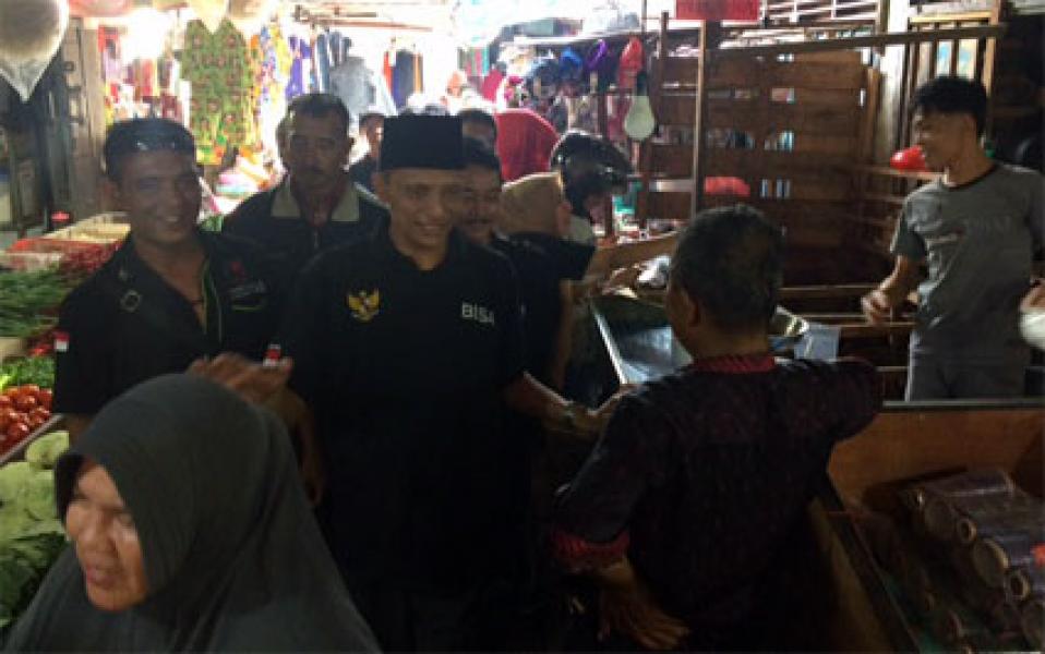 Lihat Geliat Ekonomi Pasar Baru Panam, Said Komit Berdayakan Produksi Lokal