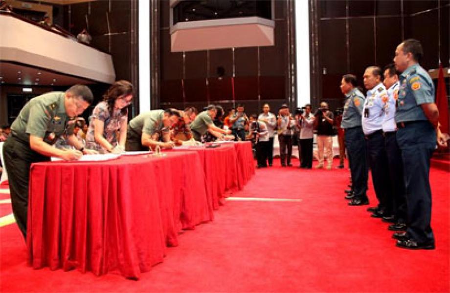 Mabes TNI Gelar Penandatanganan Kontrak Pengadaan Barang dan Jasa Tahun 2017